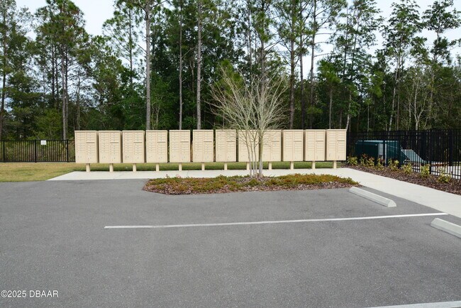 Building Photo - 285 Sunset Point Dr