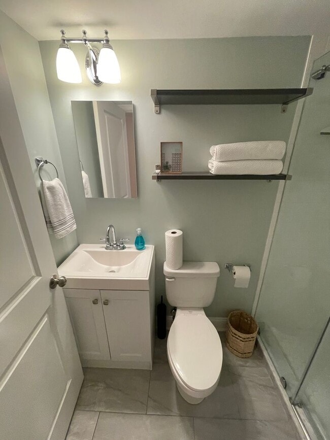 Building Photo - Recently Renovated 3 Bed / 3.5 Bath Luxury Home Near Patterson Park with Parking!