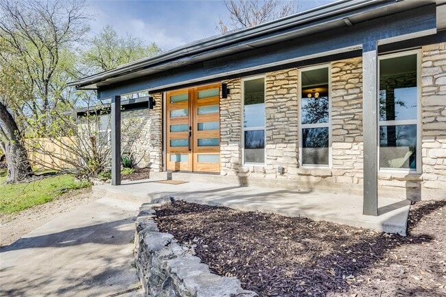 Building Photo - 11704 Indianhead Dr