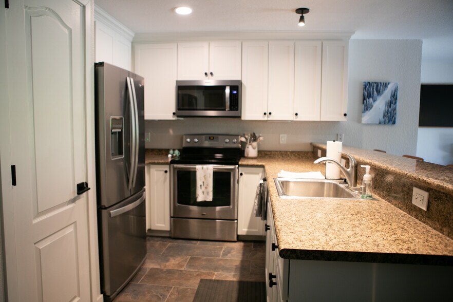 Building Photo - 175 Hurd Ln