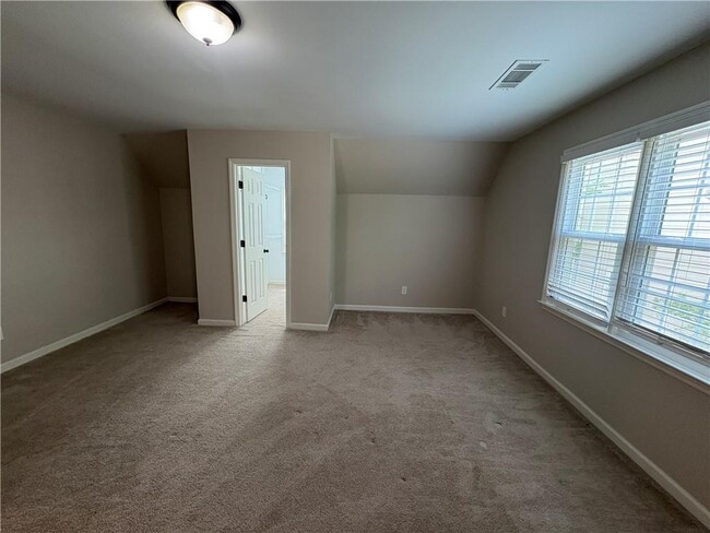 Building Photo - 10575 Aviary Dr