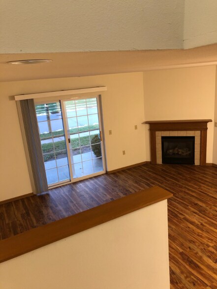 Building Photo - 360 Prairie Oaks Dr