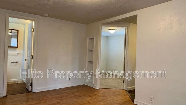 Building Photo - 1506 1/2 Spruce St