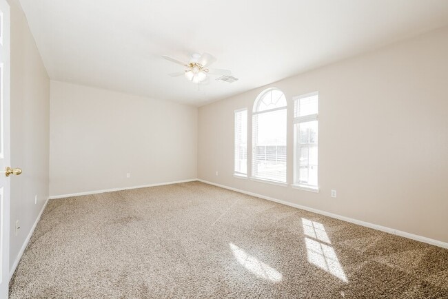 Building Photo - 25222 Barmby Dr