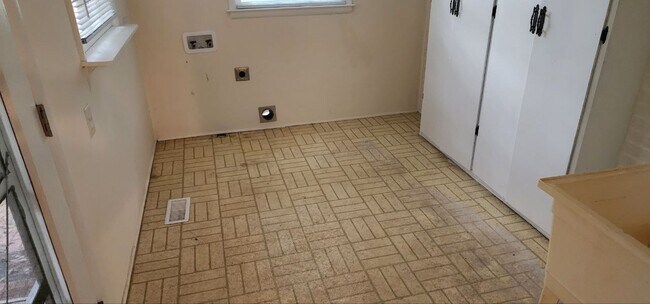 Building Photo - 2412 Wendell Blvd