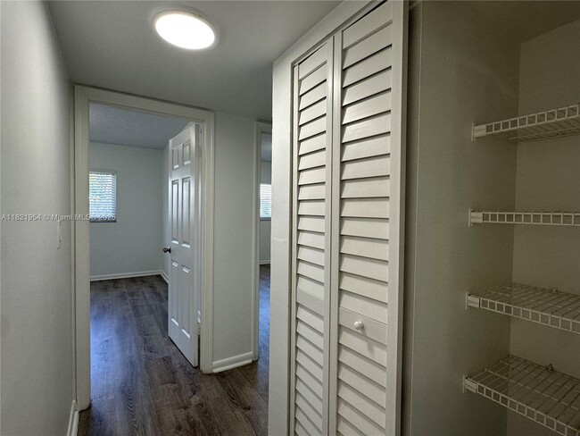 Building Photo - 1400 NE 56th St