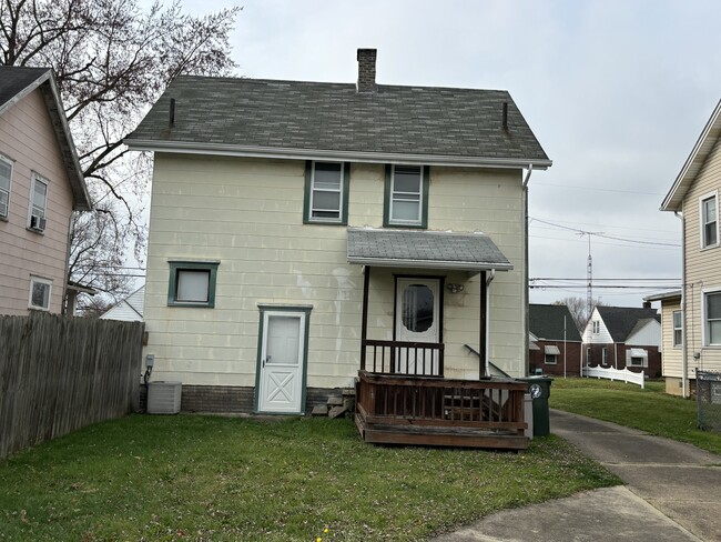 Building Photo - 2822 Daleford Ave NE