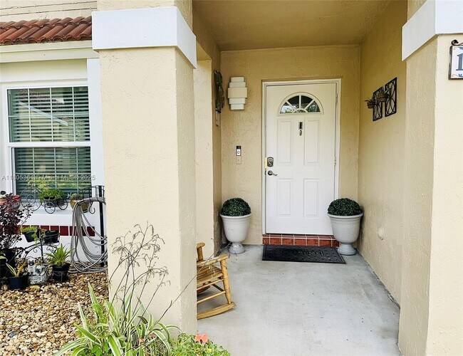 Building Photo - 1533 Garden Rd