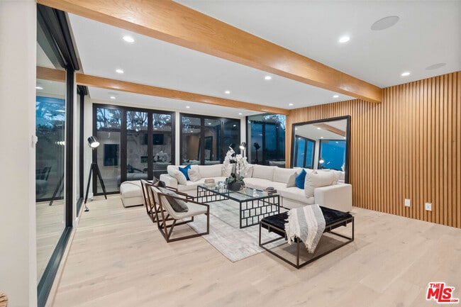 Building Photo - 27187 Sea Vista Dr