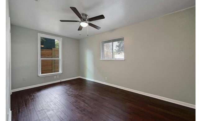 Building Photo - 2509 Little John Ln