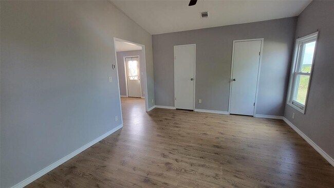 Building Photo - 2542 Wetz Rd