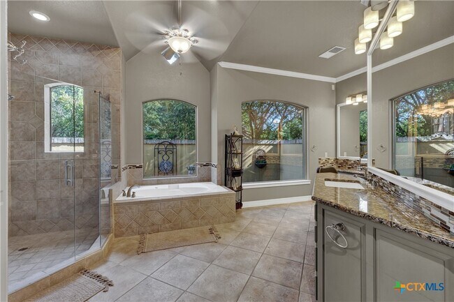 Building Photo - 9752 Trophy Oaks Dr