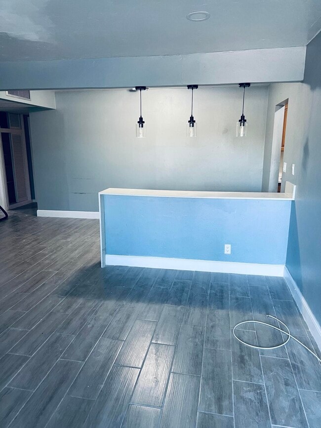 Building Photo - 759 Caroline Ave