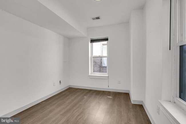 Building Photo - 3215 Winter St