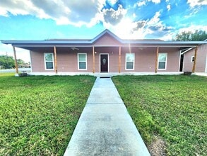 Building Photo - 6 Sunflower Cir