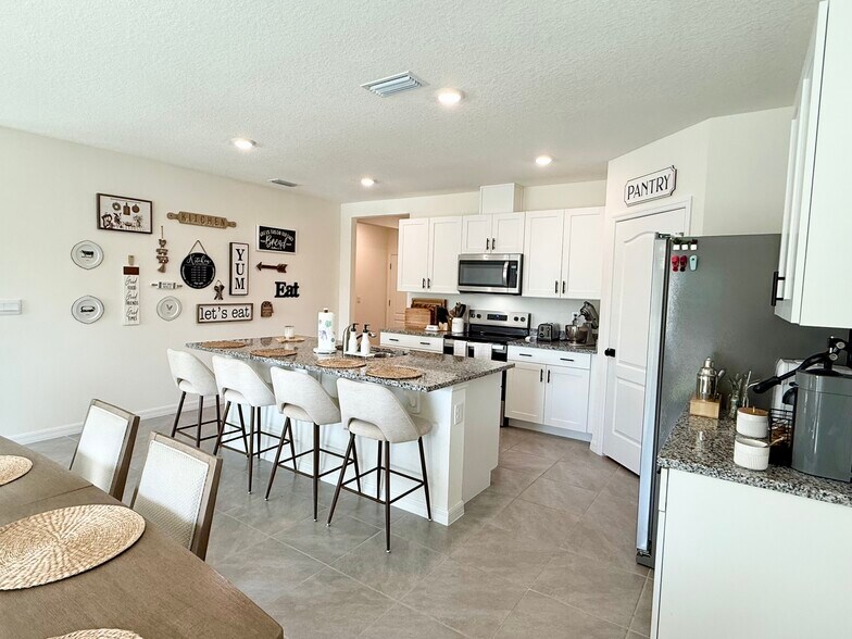 Building Photo - 13 Melogold Dr