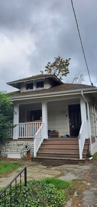 Building Photo - Spacious 2 Bed 1 Bath in Central Ballard