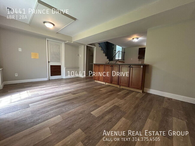 Building Photo - 10441 Prince Dr