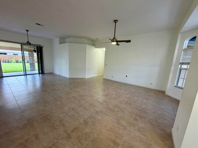 Building Photo - 1742 SW Effland Ave