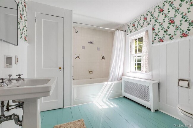 Building Photo - 31 Kittredge Dr