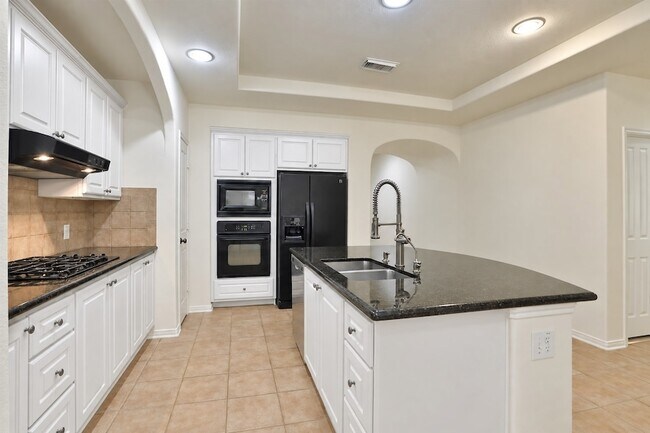 Building Photo - 95 Douvaine Ct