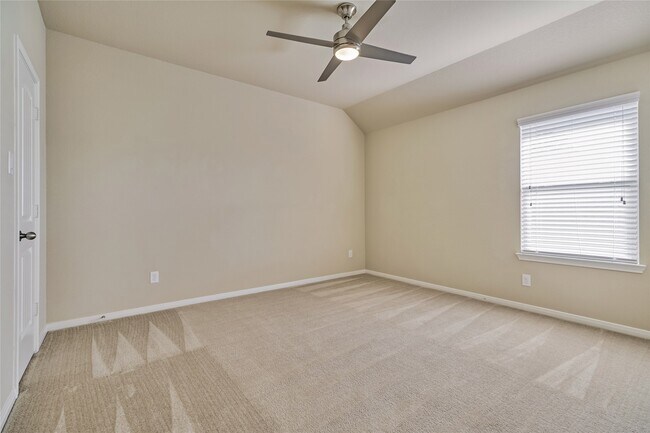 Building Photo - 8934 Alcina Dr