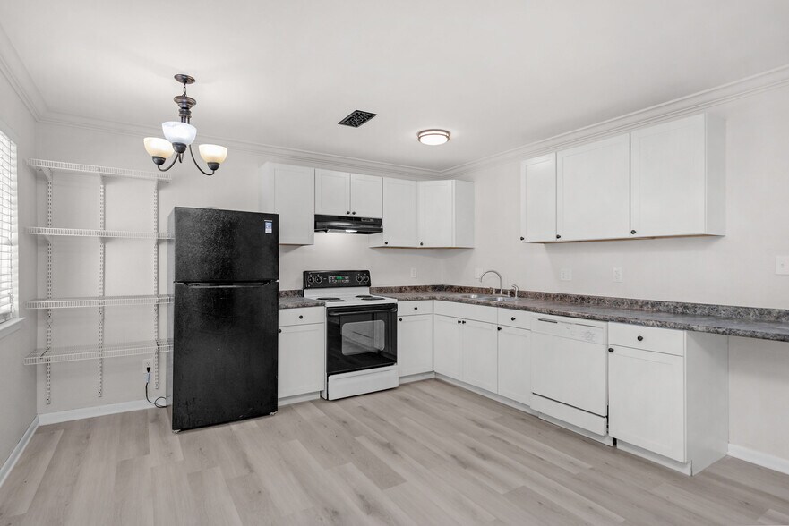 Building Photo - 131 Bayou View Dr