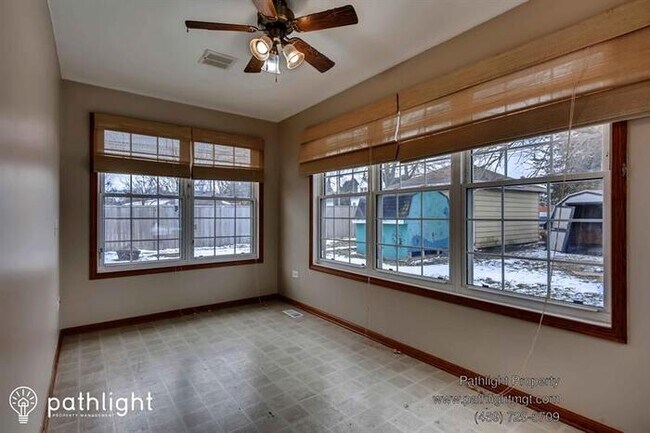 Building Photo - 225 E North St, Manhattan, IL, 60442