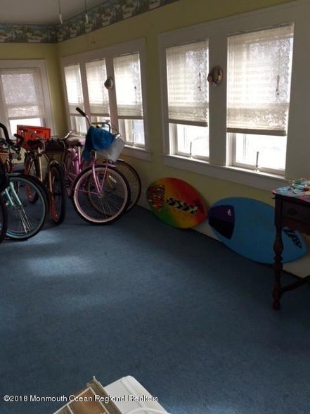 Building Photo - 318 15th Ave