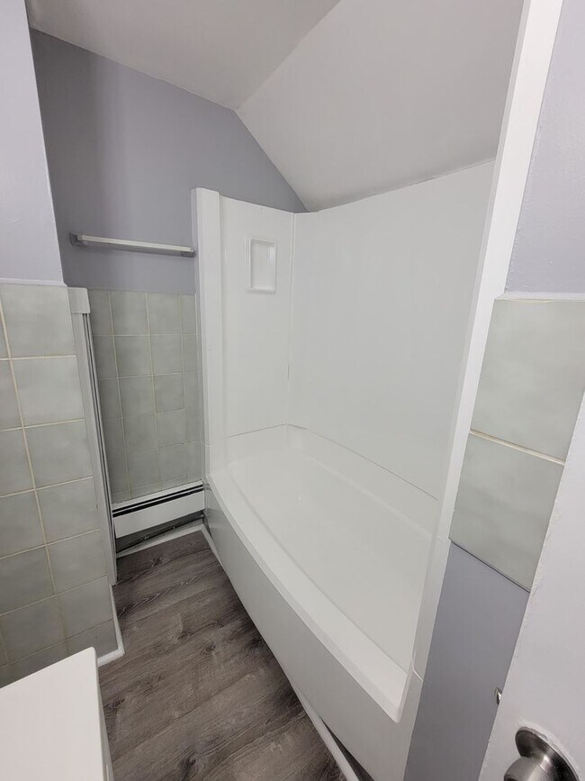 Building Photo - 29 Webster St