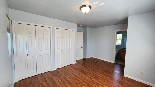 Building Photo - Beautiful House with Yard and Pets Considered
