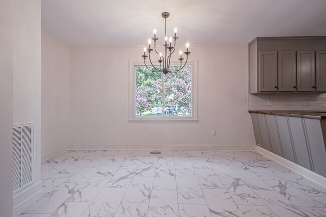 Building Photo - 328 Margo Ln