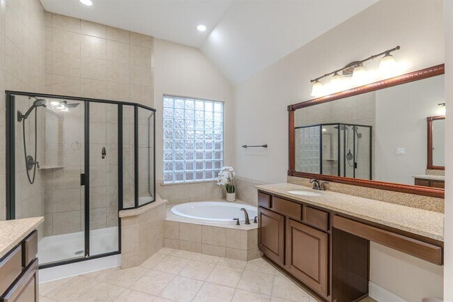Building Photo - 34 Danby Place