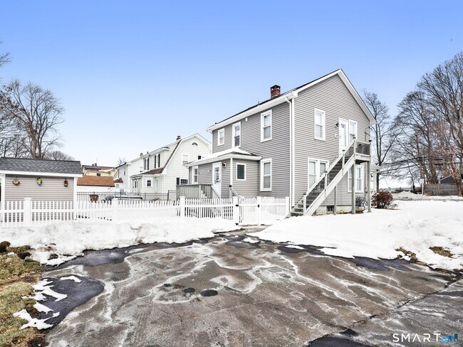 Building Photo - 229 Southfield Ave