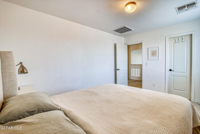 Building Photo - 7751 Enchanted Path Dr