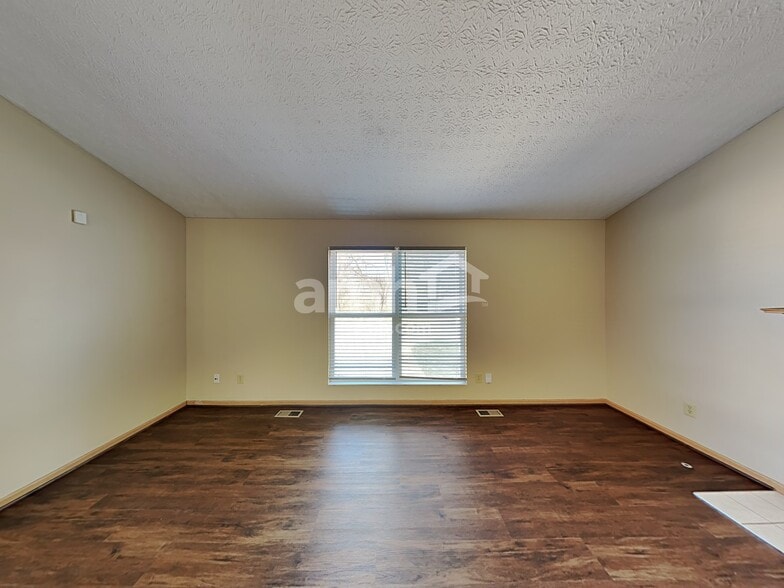 Building Photo - 3184 Legion Ln