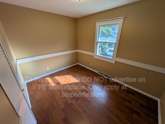 Building Photo - 5926 N Tampico Dr