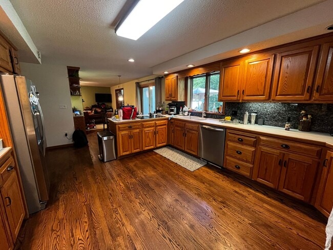 Building Photo - Spacious & Serene 4 Bedroom Country Contem...