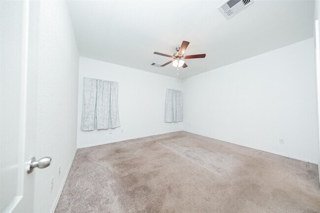 Building Photo - 31206 Whitfield Ct