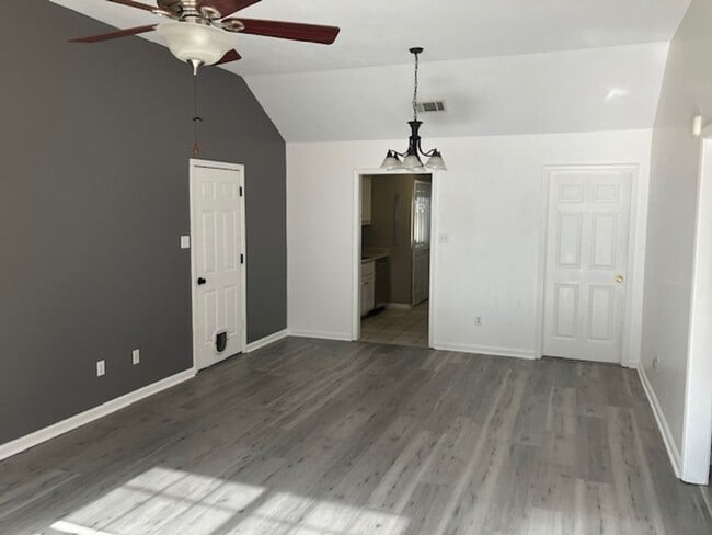 Building Photo - 108 Peyton Cove