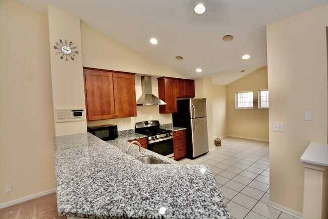 Building Photo - 3073 Kentshire Cir