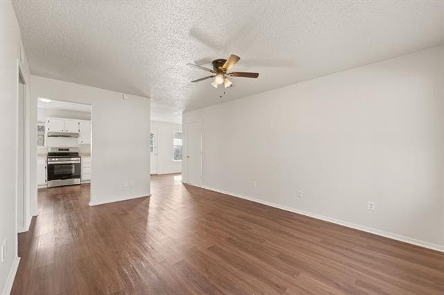 Building Photo - 201 Oakdale Dr