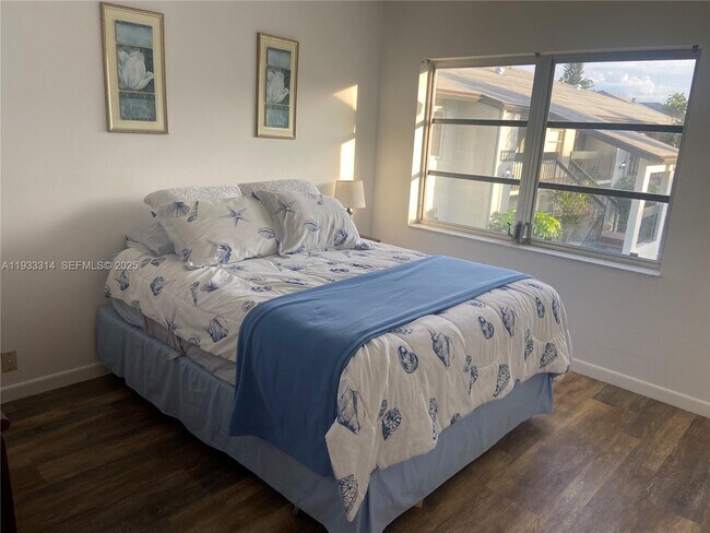 Building Photo - 13283 Pineapple Palm Ct