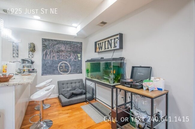 Building Photo - 4925 Just St NE