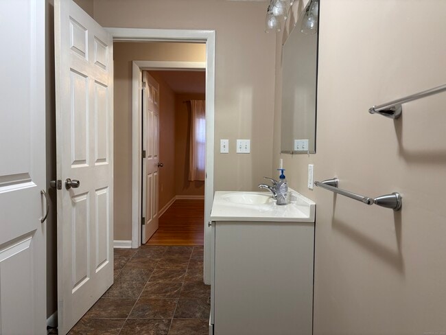 Building Photo - 897 Colonel Ledyard Hwy