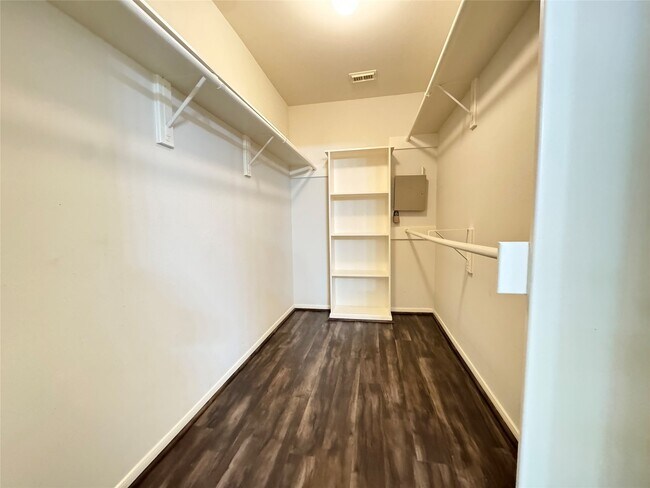 Building Photo - 16315 Cobble Springs Ct
