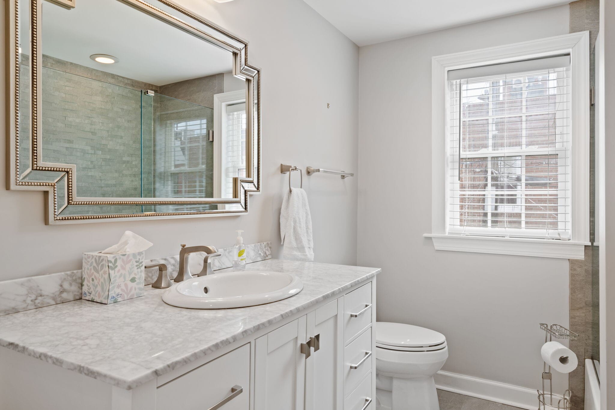 Building Photo - 710 Clymer St