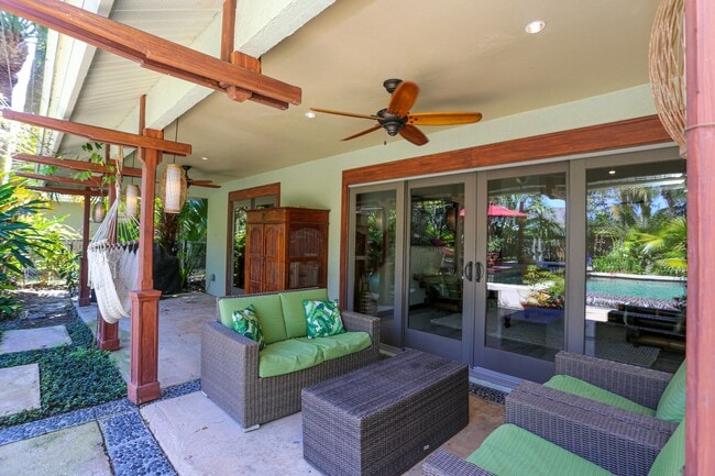 Building Photo - **TROPICAL PARADISE**3BEDS/2BATH POOL HOME...