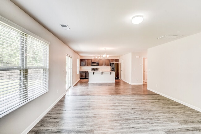 Building Photo - 217 Addison Dr