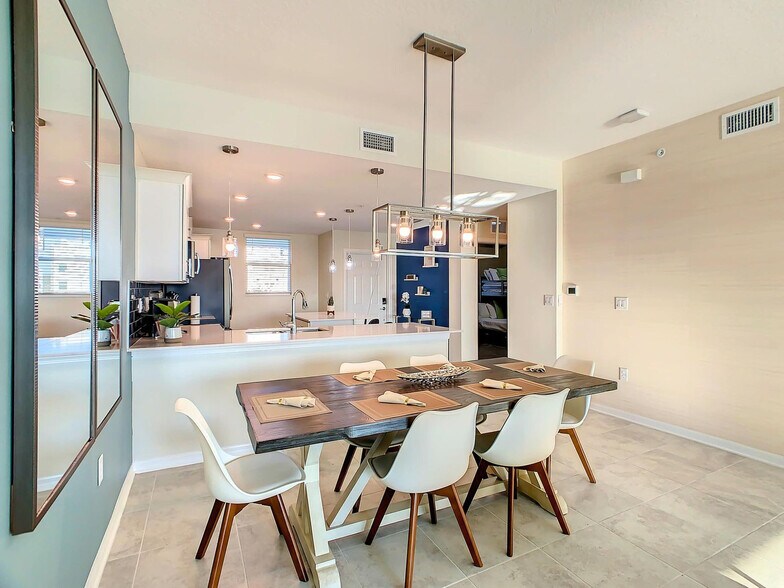 Building Photo - 3131 Paradox Cir